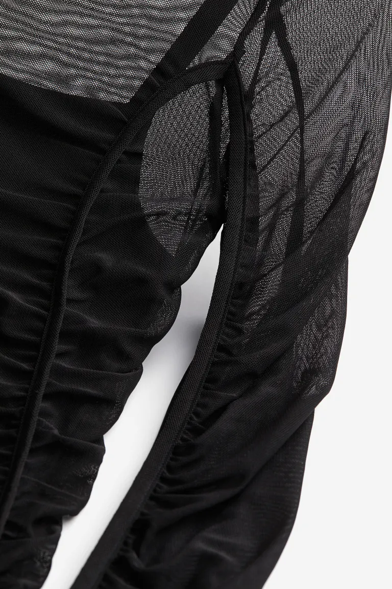 2W~V8KFT%@@(`@K$49{)(F7